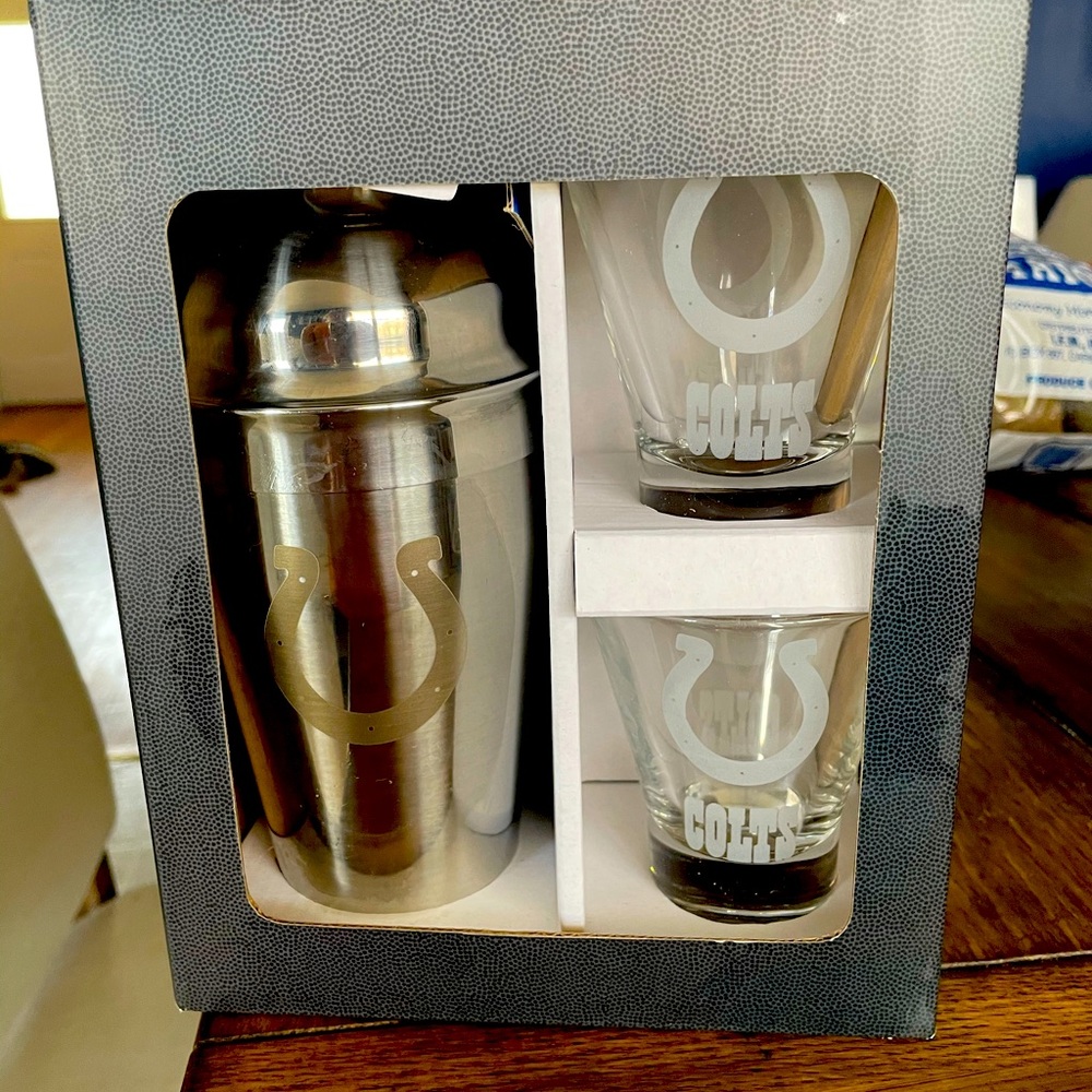 Colts martini shaker set